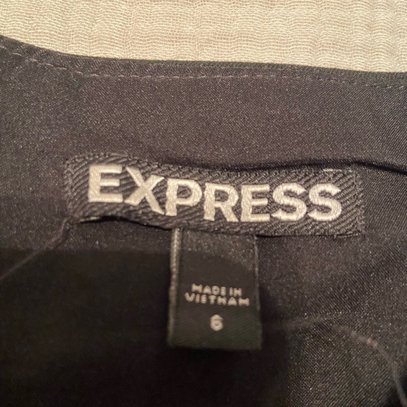 NEVER WORN - size 6 express pencil skirt - Picture 2 of 2